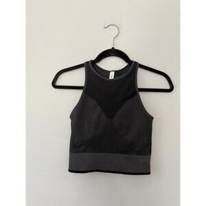 Lululemon cropped seamless tank top size 4
